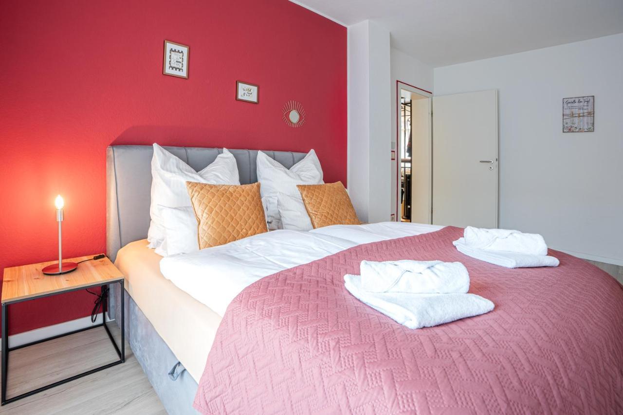 Golden Design Apartment Familie Business 6 Pers Buero Fitnessecke Naehe Messe Dus 1000 Mbit Duisburg Exterior photo